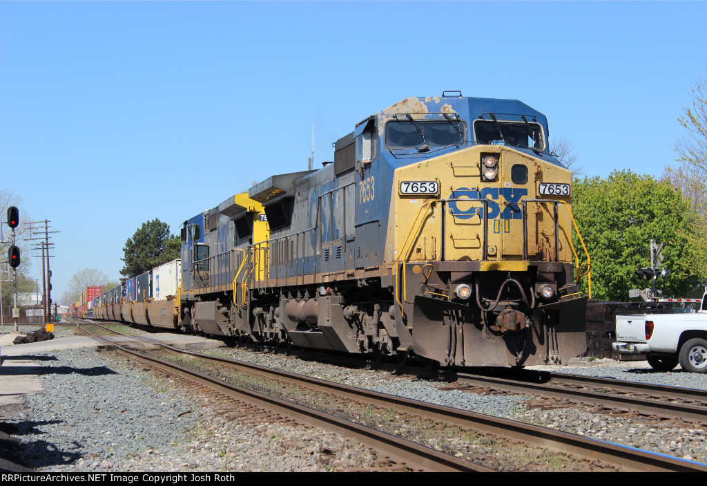 CSX 7653 & CSX 7847